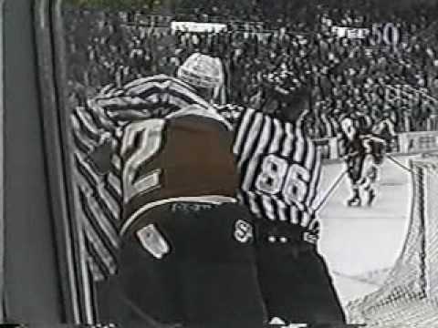 Paul Kruse vs Darren McCarty 10/11/96