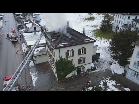 Waldstatt AR: Brand in Mehrfamilienhaus
