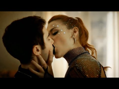 Elite Season 7 - Chloe & Nico Kiss Scene | Mirela Balić