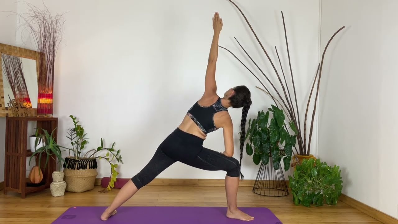 30 min HATHA YOGA - Cours complet dynamique pour réveiller, renforcer et étirer les corps