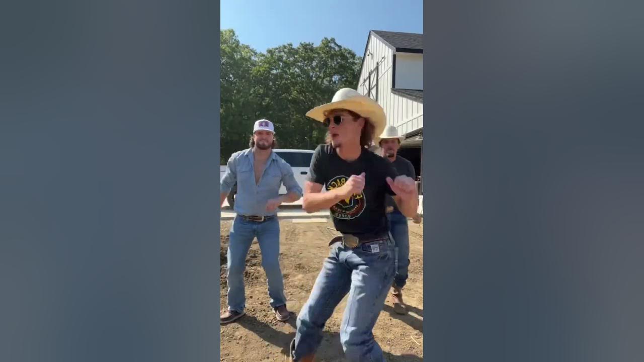 COUNTRY GETS EVERYONE MOVING