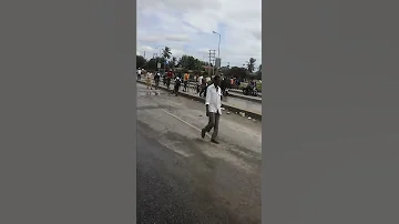 Hali Ni Mbaya Eneo La Jangwani Hakuna Usafili Wa Gari Eneohili Na Sehem Nyingine Za Jiji La Dar Es S 