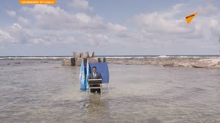 COP26　ツバル外相、膝まで水につかりスピーチ　気候変動の現実訴える