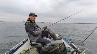 ВСЯ риба зараз ТАМ! Рибалка на спінінг восени! ЛЕГАЛЬНА рибалка на Дніпрі в закриту навігацію!