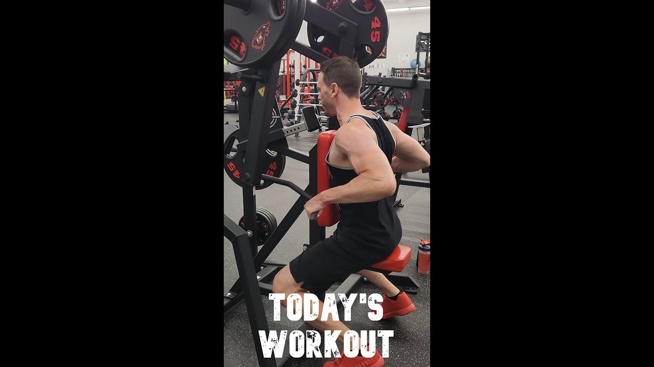 Today's Workout: Low Row x2, Lat Pulldown x2, Meadows Row, Preacher Curls