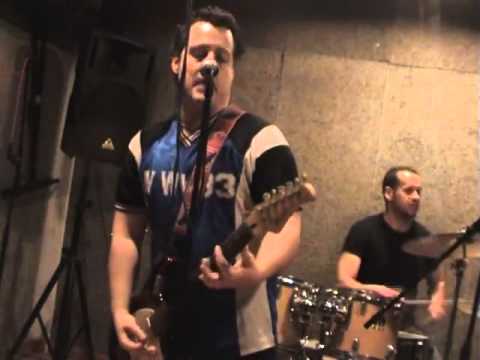 [band rehearsals] Cojito de Gavà] -Brain Stew (15 feb 2013) - Green Day Cover