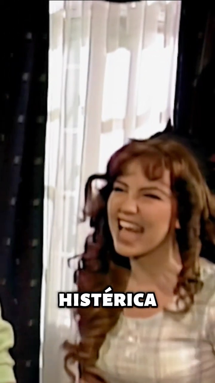 María... ¡sosiégate! ? #MaríaLaDelBarrio #Thalía #shorts #tln