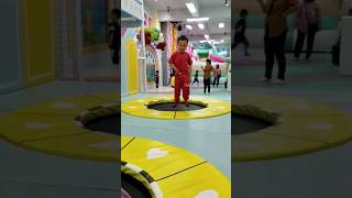 abang in'am lompat lompat di Playground | katak si katak lompat Upin Ipin