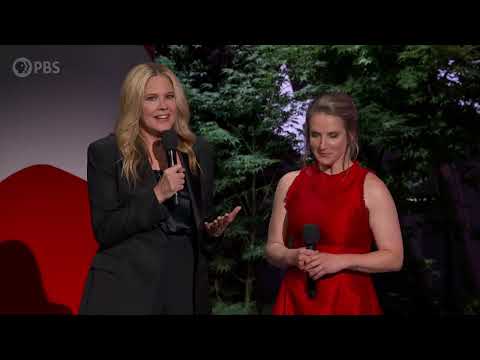 Mary McCormack & Veteran Kirstie Ennis Reach Out Moment | 2024 National Memorial Day Concert