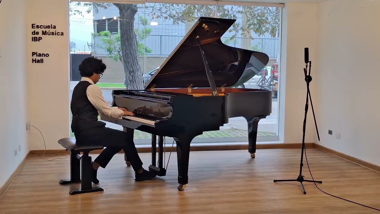 Leonardo Flores plays Ballade Op.38 by Chopin