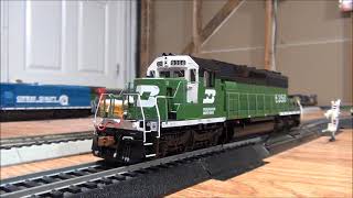 Review: HO Scale ScaleTrains Rivet Counter SD40-2 (BN White Face)