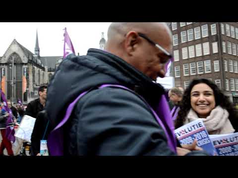 Hollanda da sendikalar hukumeti protesto ettiler