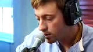 Video voorbeeld van "Graham Coxon -  Baby You're Out Of Your Mind (Live Virgin Radio Session 2002)"