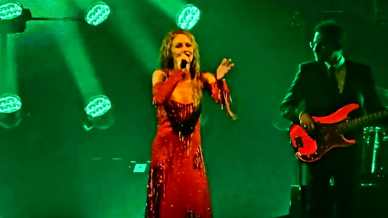 Vanessa Paradis - Be My Baby (Live Zénith 2026-05-22) - YouTube