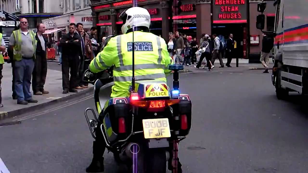 Police Led Lights >> London Police Motorcycle Rear LED lights - YouTube Police Led Lights >> London Police Motorcycle Rear LED lights - YouTube