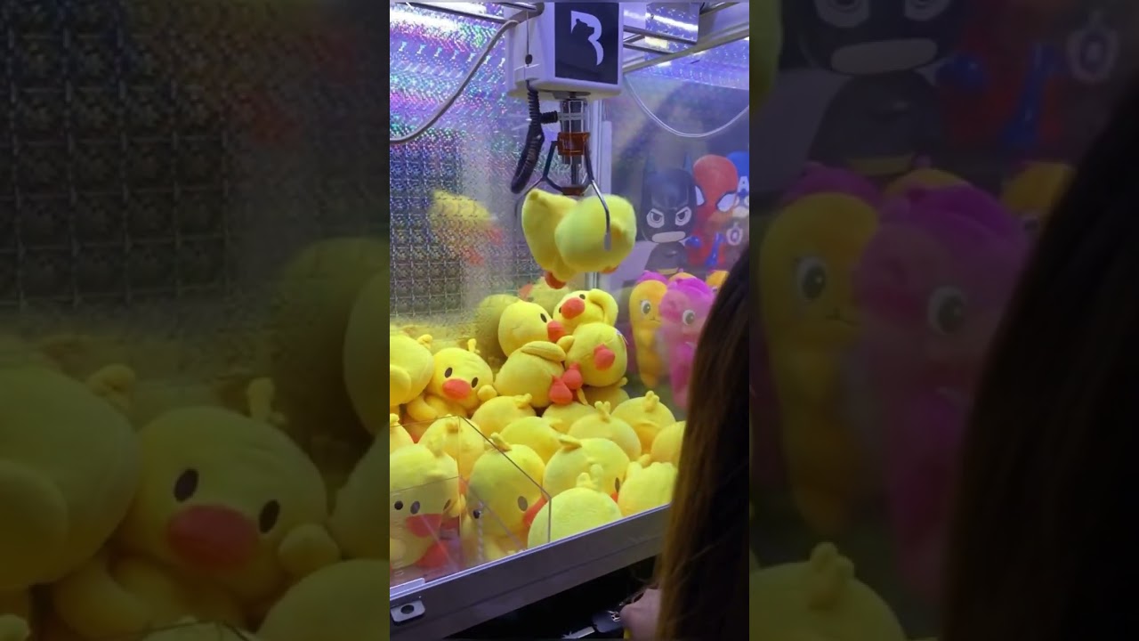 MAIN MESIN CAPIT BARENG LENONG!🤣😂 GREGET WOIII😭 #shorts #mesincapitboneka #arcade