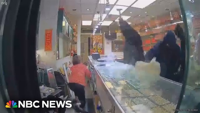 Video Shows Armed Thieves Ransack California Jewelry Store