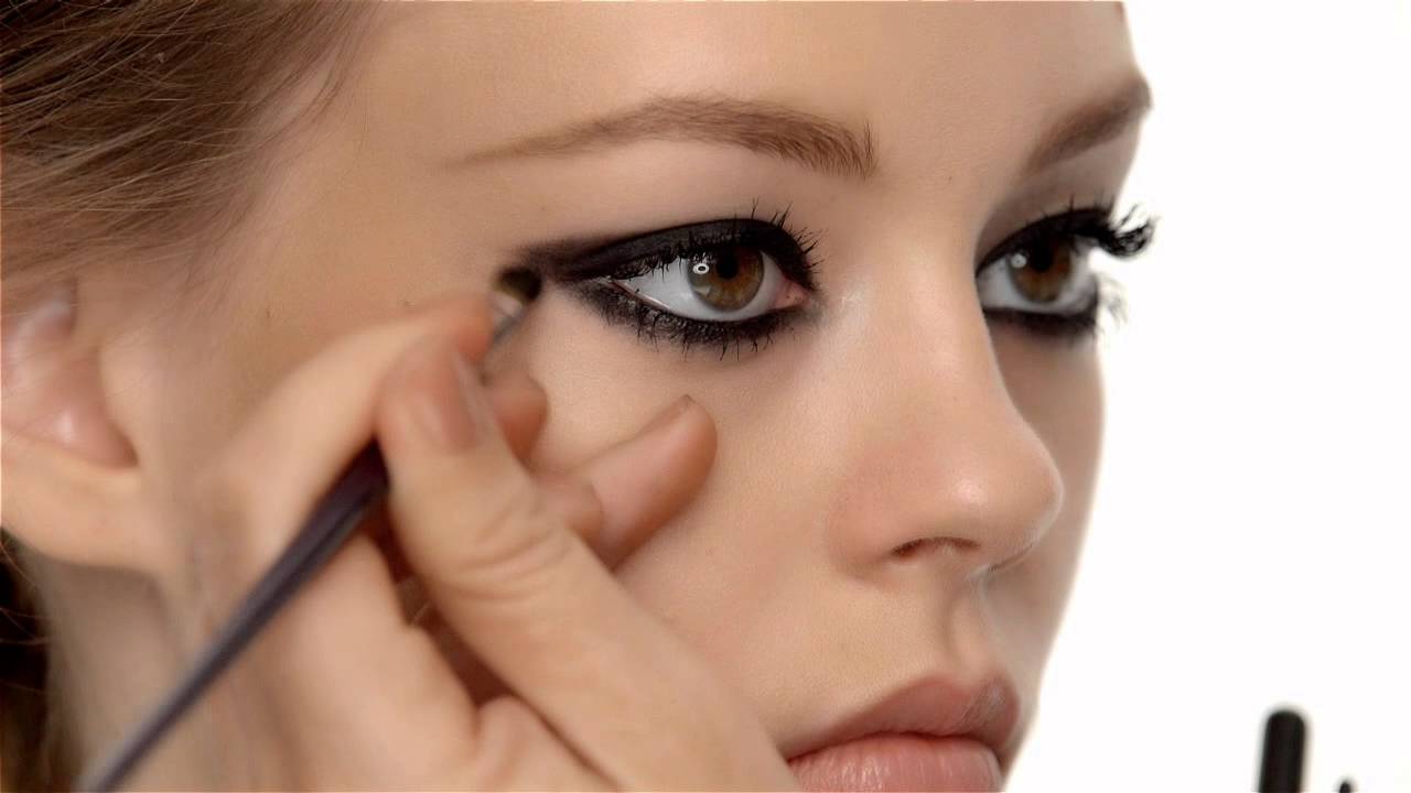 Get Ondria's CK One Makeup Look