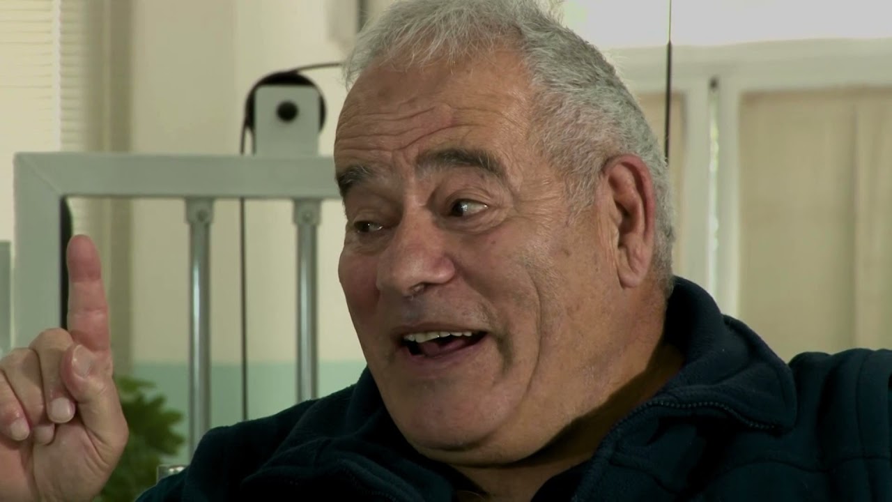 José Diez. Una vida dedicada a las artes marciales. Una nueva entrega de entrevistas a personalidades destacadas del deporte provincial, con Gustavo Ibarra.


José Diez llegó a nuestra provincia hace cuatro décadas. Y fue pionero en la enseñanza de la disciplina en Trelew.

Comenzó sus actividades en el histórico "Círculo Católico" y luego en su propio Dojo "Yamada" en homenaje a su amigo e instructor Koji Yamada, un floricultor oriental que, a instancias de Diez, decidió radicarse en la patagonia y fue un 