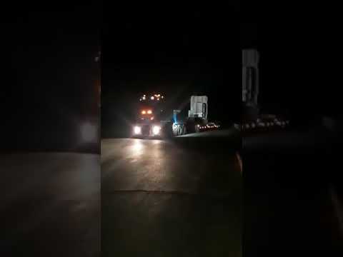 الان وصول محطات كهرباء قادمة من الاردن الى القائم في موقع محطة عكاز