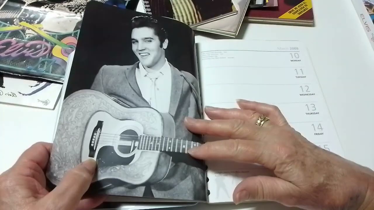 Another Elvis memorabilia collection found on Market Place.