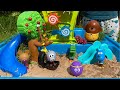 Hey Duggee And The Squirrels. DIY Playground Sandpit and Water Park! Outdoor Kids Creative Play!