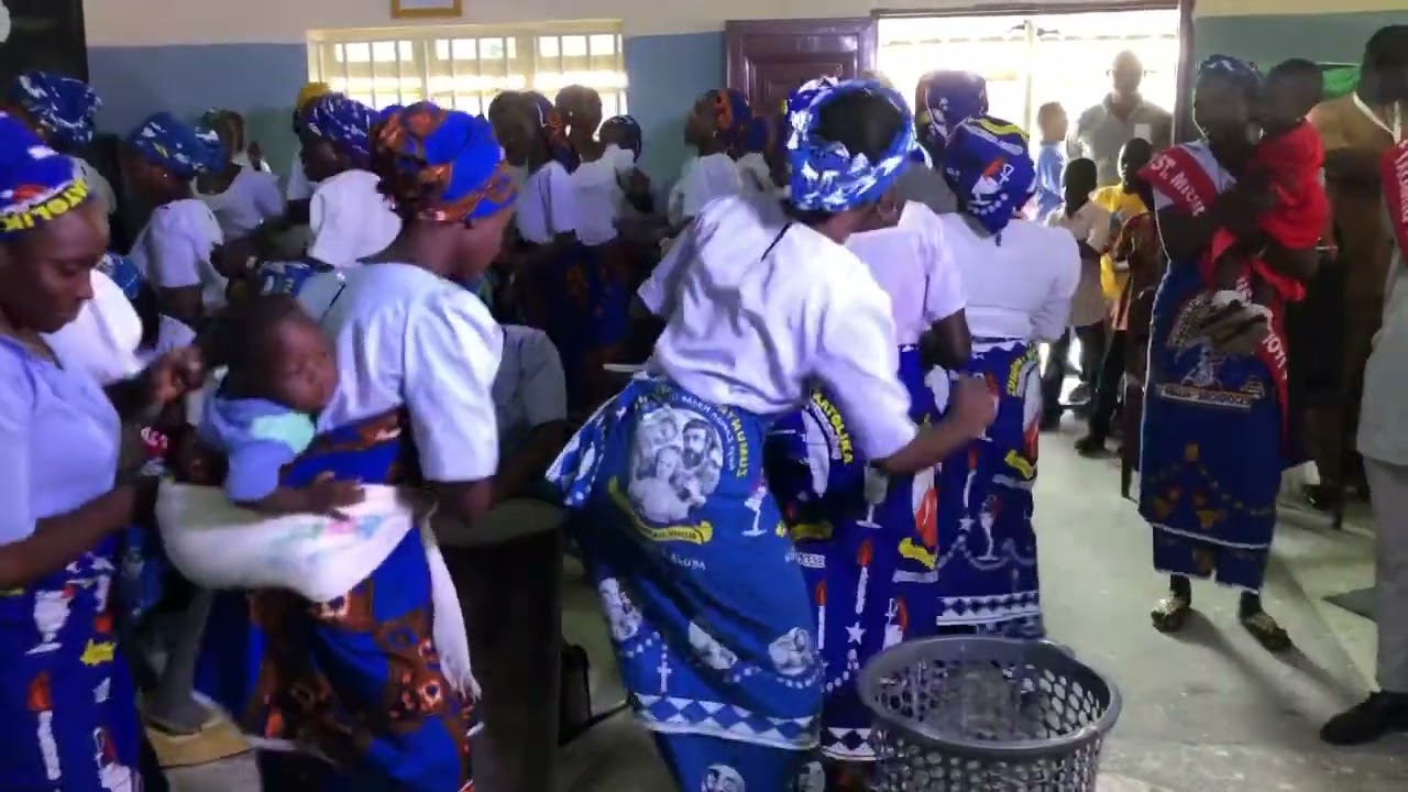 The Zumunta Mata Choir St. Micheals catholic Church Piwoyi Celebrates with Archbishop On Palm Sunday