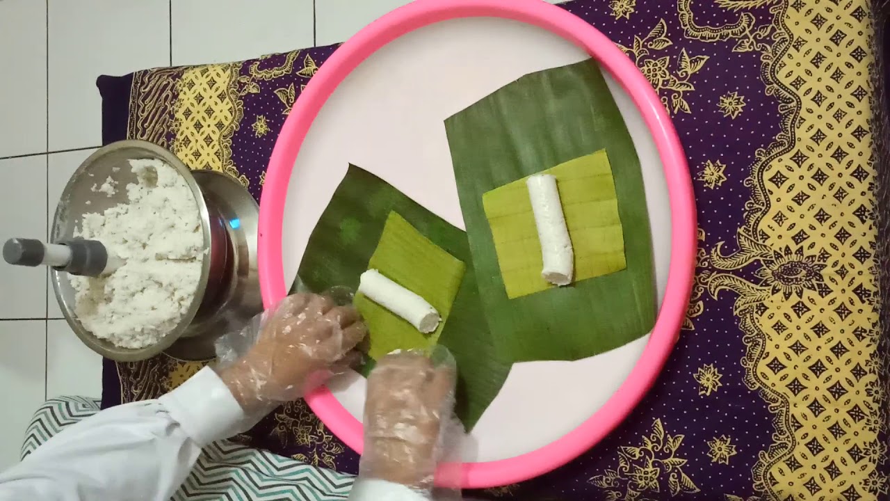 Makanan khas makassar | Membuat Buras 