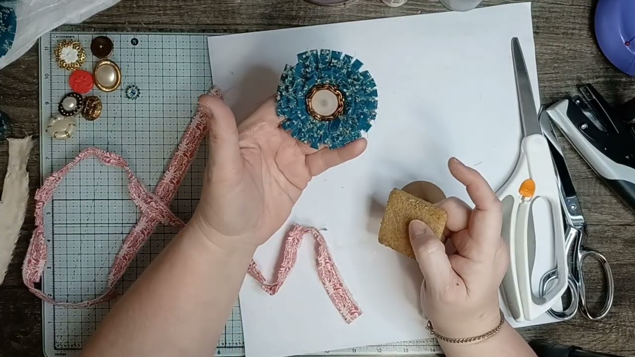 Забавные #ИзделияИзОбрезковВФеврале Цветы из ткани Легко