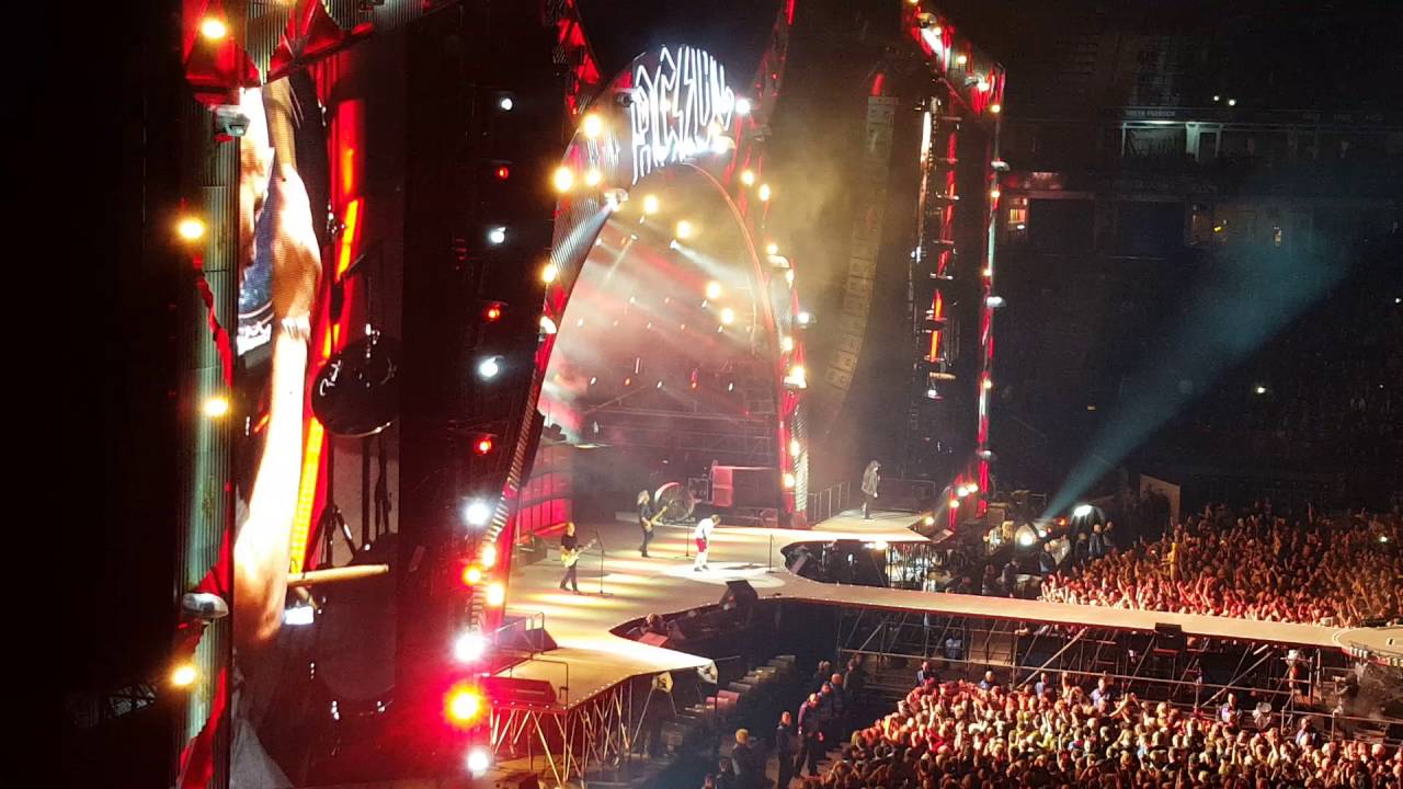 AC/DC - TNT - Live in Hamburg 26.05.2016 - YouTube