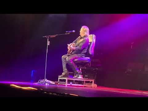 Travis Tritt Live: Drift Off to Dream/ Help Me Hold On (Casino New Brunswick)