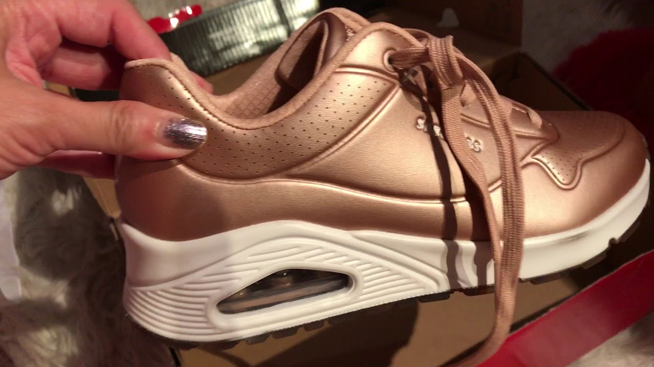 posibilidad Encogimiento cuenta Skechers Uno Rose Bold(Gold) Shoes - YouTube