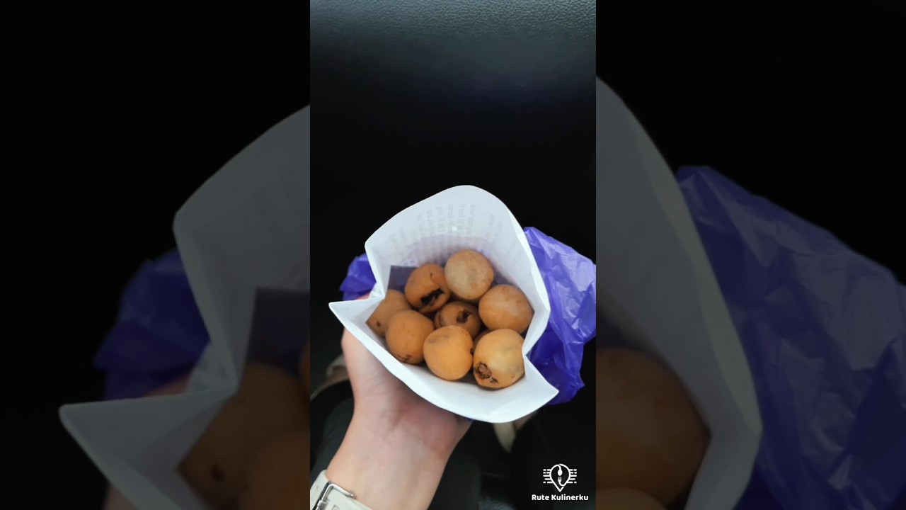 Jajan khas Tegal, olos! Isian kol sama cabe, kulitnya crunchy banget 