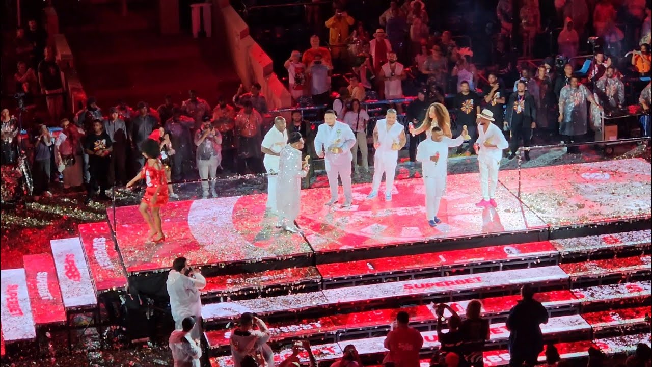 Momentos Show dos Intérpretes no DESFILE DAS CAMPEÃS (21/02)