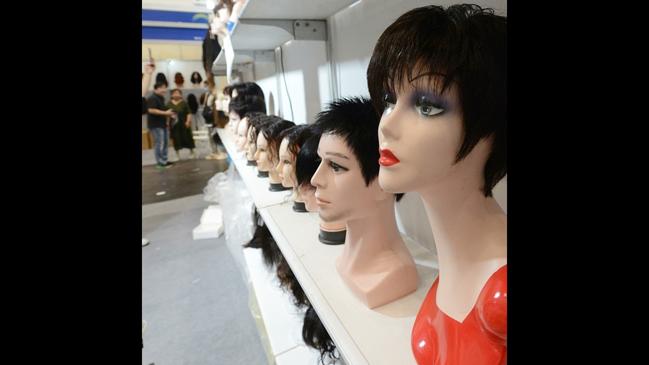 Парики сейчас в моде!