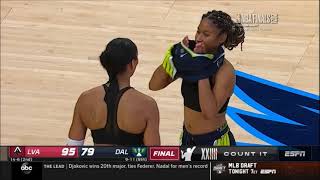 South Carolina Gamecocks Alums A'ja Wilson & Tyasha Harris Exchange Jerseys After Game. #WNBA