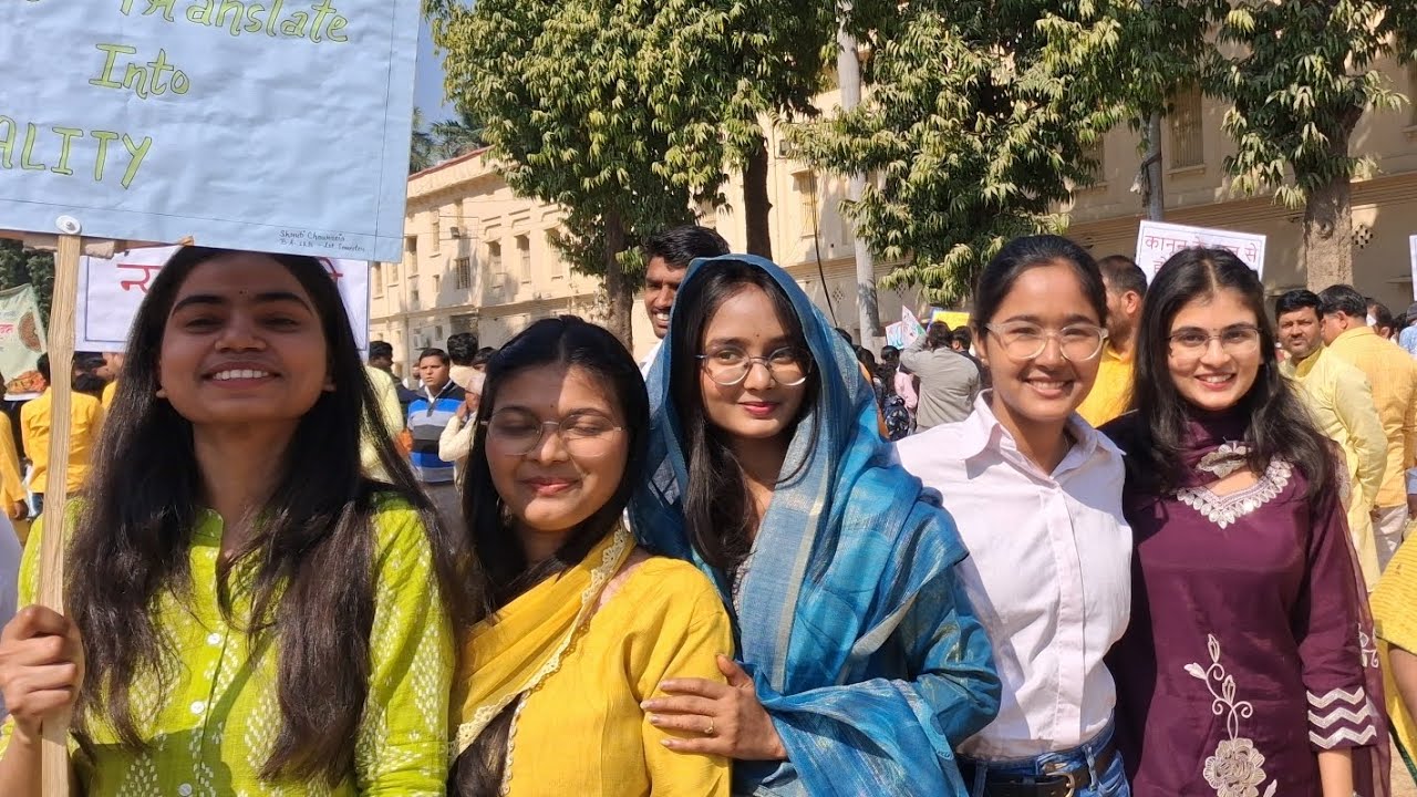 the one with purple amongst yellow