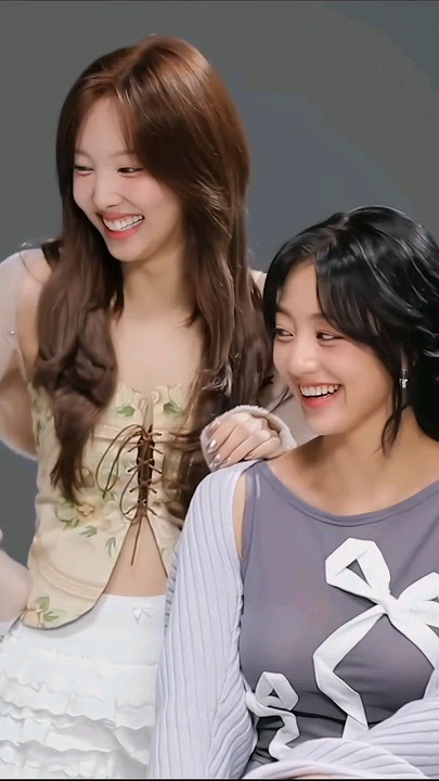 The way Nayeon and Jihyo look at Tzuyu ❤️ #twice #nayeon #jihyo #tzuyu #jitzu