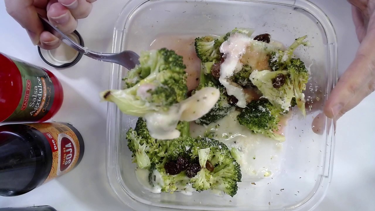 ASMR Eating Sounds: Broccoli with Parmesan and Mozzarella Cheese (no talking)