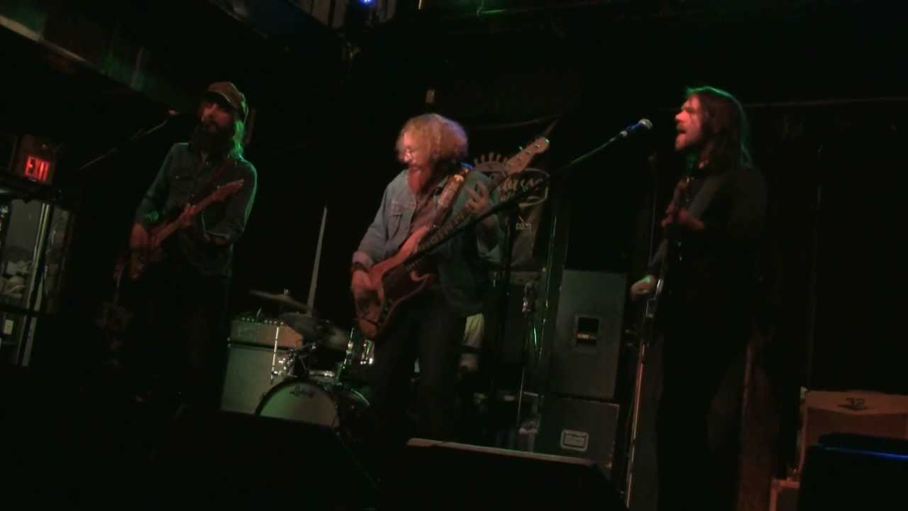 The Deadstring Brothers - Ain't Living Long Like This - YouTube