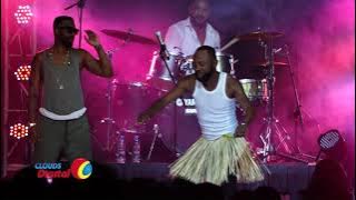 Fally Ipupa Ampa Mashavu Diamond Platnumz kwenye Stage Mwanza