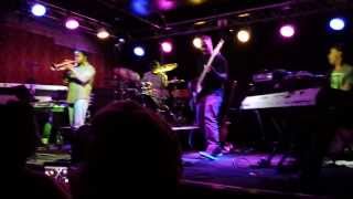Derrick Hodge & band(1)