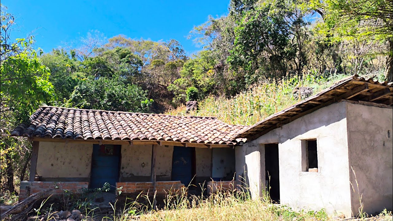 Casa Abandonada 🏚️🇸🇻