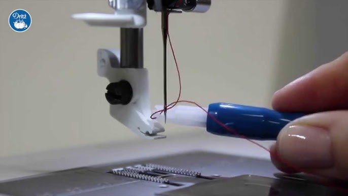 An EASY WAY to Thread a Sewing Machine Needle