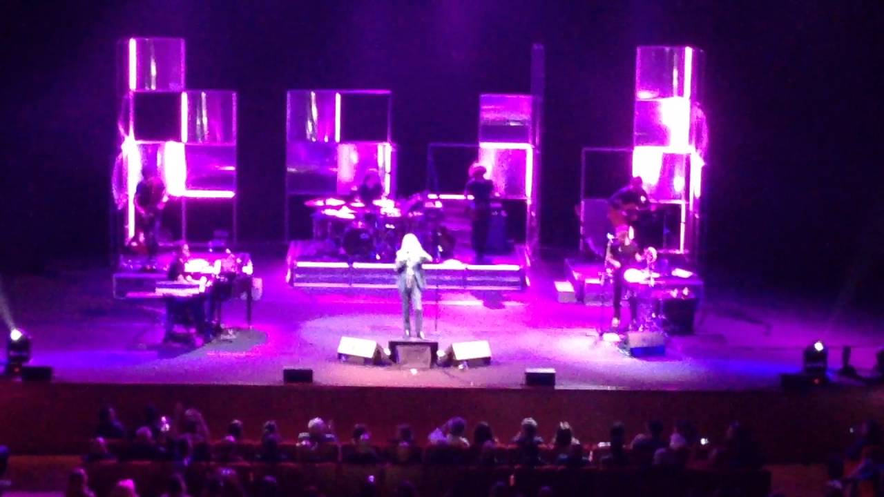 Patty Pravo medley Se perdo te- Pazza Idea - Ragazzo triste - YouTube