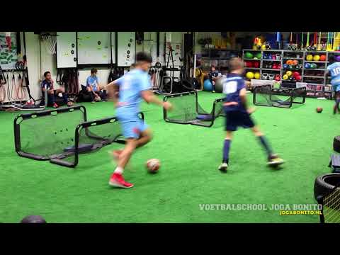 Voetbalopleiding - - -