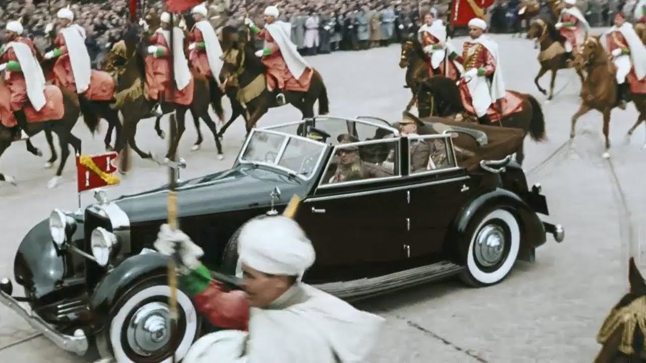 1947 04 01 Desfile de la Victoria presidido por el Generalísimo Franco