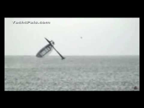 Video SailRocket boat crash at record speed