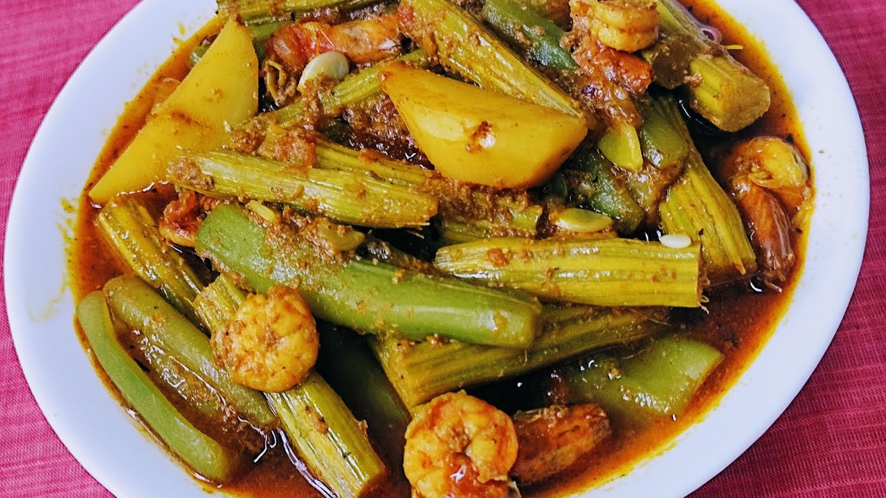 সজনে ডাটা / ঝিঙে / আলু আর চিংড়ি দিয়ে সবজির রেসিপি । Prawn Fish