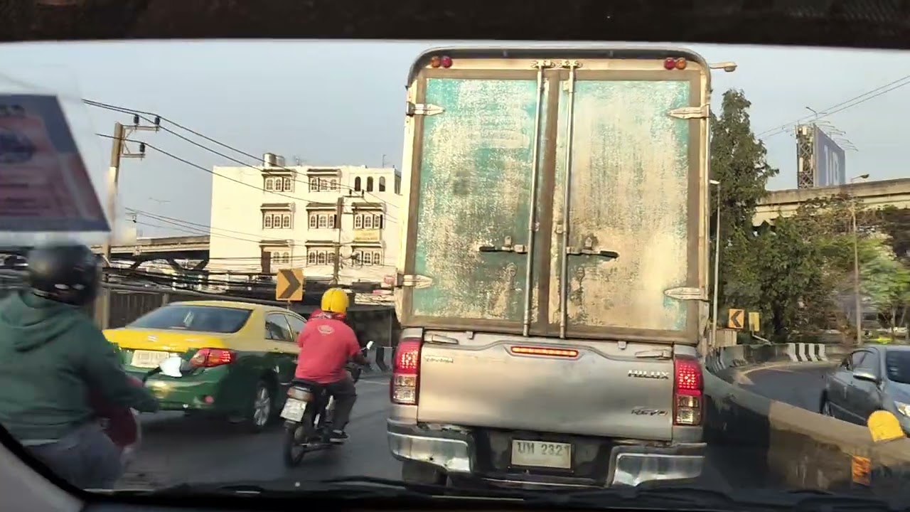 ถนนพหลโยธินมาแล้ว 